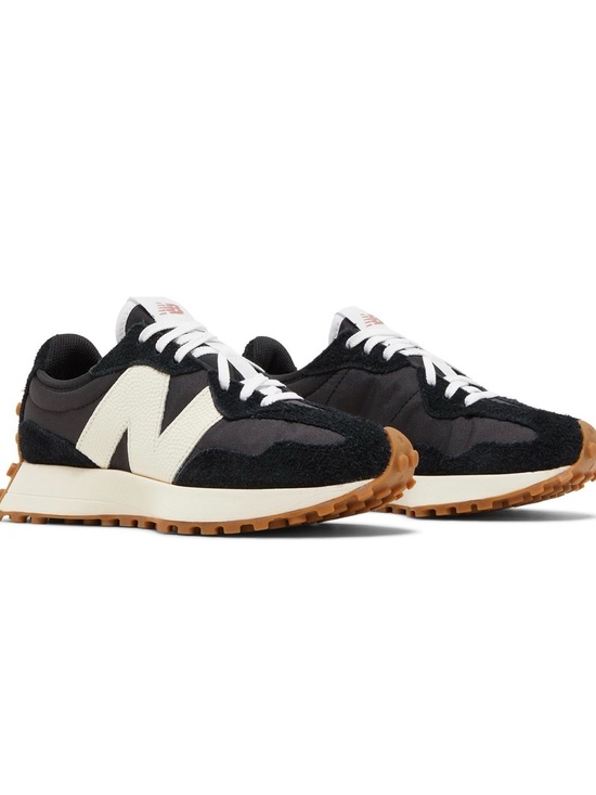 New Balance Shoes - New Balance Black, White & Gum Retro Runner Sneakers